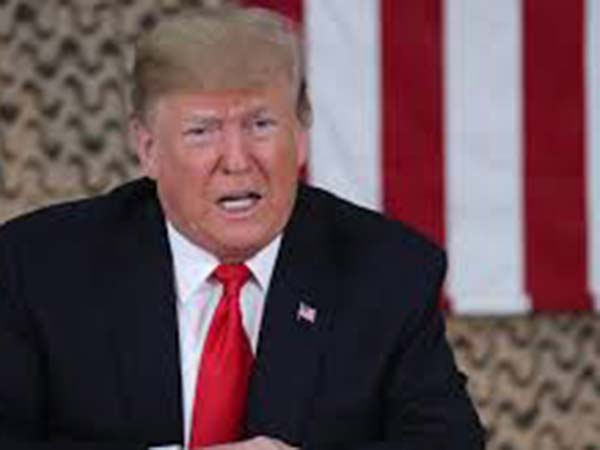 Trump stops pay hikes for federal workers in 2019