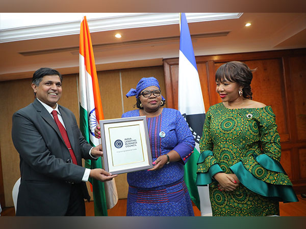 Minister Matsepo Ramakoae and Her Excellency High Commissioner of Lesotho Ms. Lineo Irene Molise with Dr Asif Iqbal