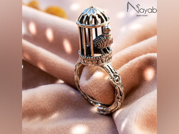 Premium quality jewellery and exclusive gift items for your loved ones this Valentine.