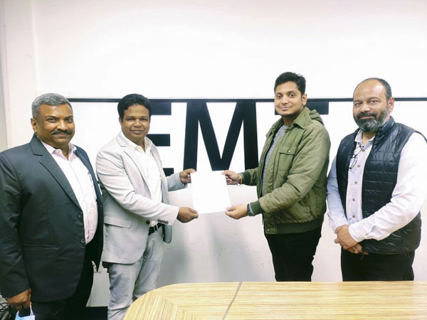 Signing agreement between Vervotech Mappings and EaseMyTrip