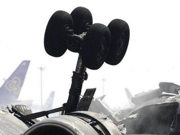 2 crew members killed in U.S. Naval aircraft crash
