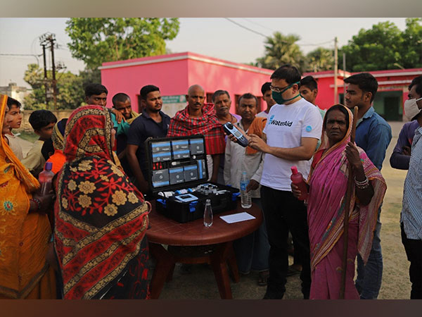 WaterAid/Anindito Mukherjee, Palintest kit demonstration at the project location.