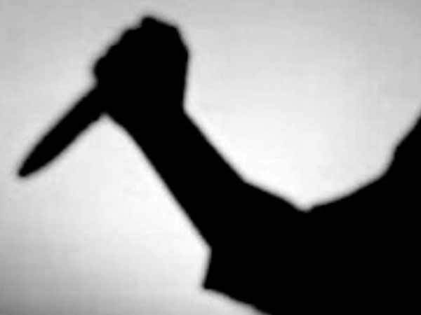 Knife-wielding robber targeting women travelling alone in London, police warn