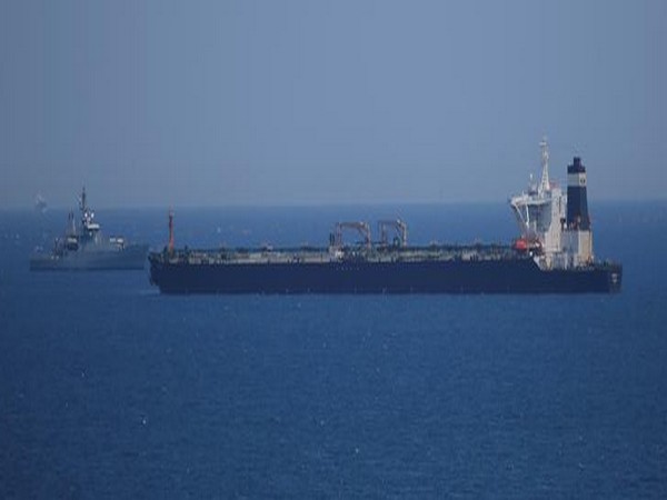 UK: Seven detained for attempting 'hijacking' of oil tanker off Isle of Wight