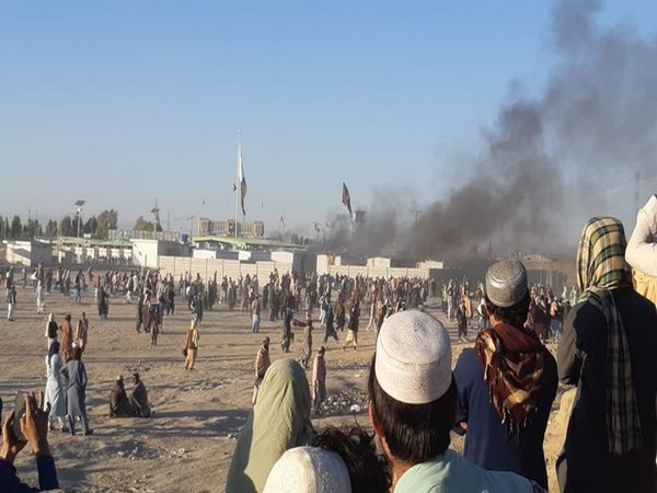 Pakistan Army opens fire at unarmed Pashtuns near Afghan border, several civilians injured
