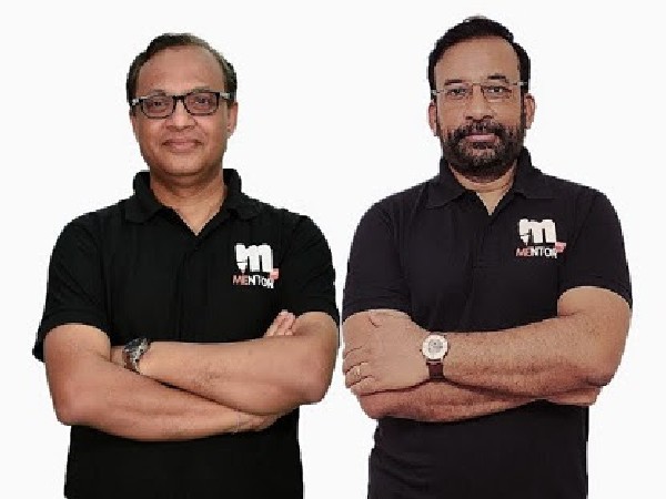 L to R: Ashish Khare and SK Mohanty, MentorKart Founders