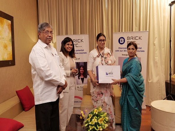 Madhuri Misal felicitates Minister Smriti Zubin Irani at the launch of BrickETC in presence of Chandrakant Patil and Pooja Misal