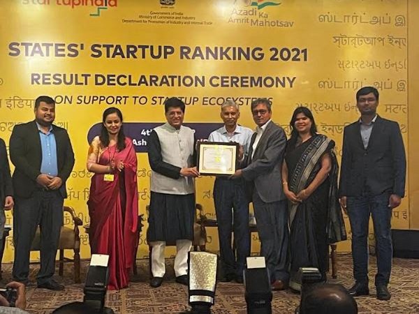 Dr Omkar Rai, Executive Chairman, Startup Odisha receiving the award