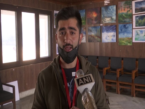 Young artists organise exhibition in J-K's Srinagar to promote art