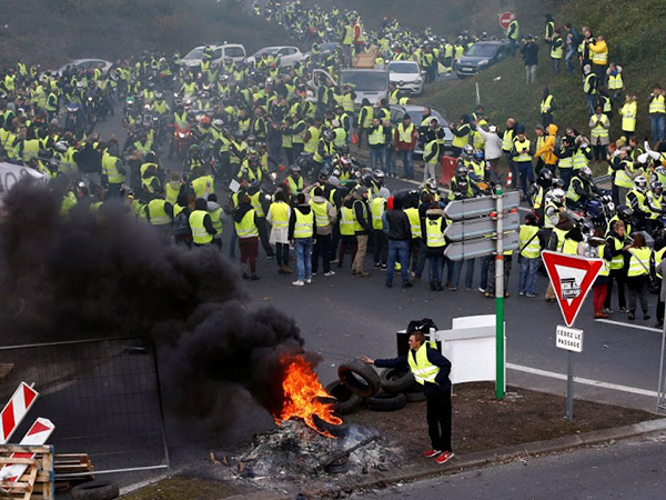 Paris yellow vests protests toned down as movement fizzles out for Christmas