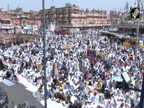 Final Ramadan Friday prayers observed at Jama Masjid and mosques across India