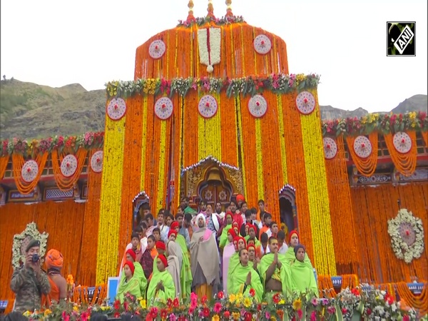 Portals of Badrinath Dham opened for devotees amid chants of Jai Badri Vishal by the devotees
