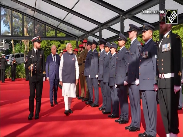 Must Watch: Indian PM Narendra Modi Receives Guard of Honour in Auckland, New Zealand