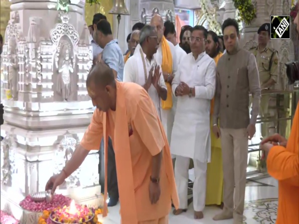 UP CM Yogi Adityanath offers prayers at Ayodhya Ram Mandir on Diwali