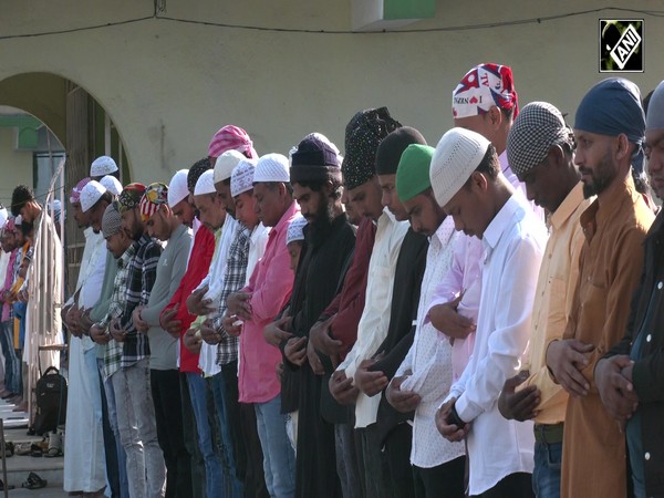 Nepal: Muslims celebrate Eid-Al-Adha with mass prayers