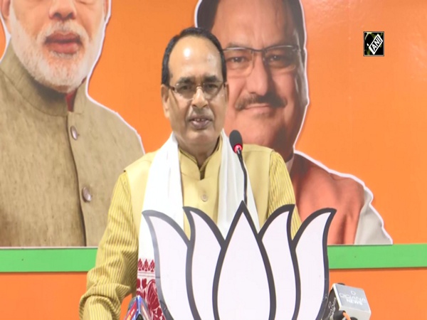 Will give Rs 1 lakh prize to whoever tells me name of Rahul Gandhi's advisor: CM Shivraj