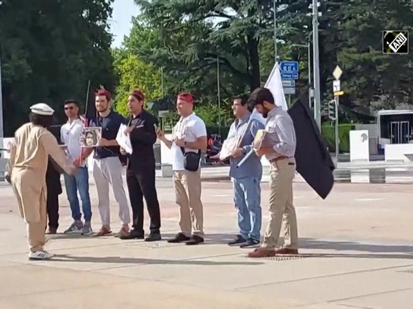 Pashtun community from Pakistan protests at UN in Geneva