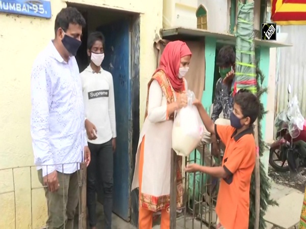 Mumbai based couple helps needy during Covid-19 pandemic
