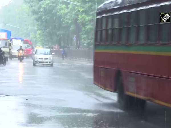 Rain lashes parts of Mumbai, downpour to continue for next 48 hrs