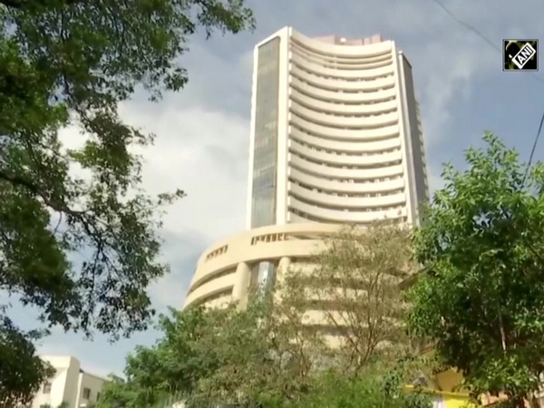 Equity indices volatile in early trade, IndusInd Bank gains 3.8%