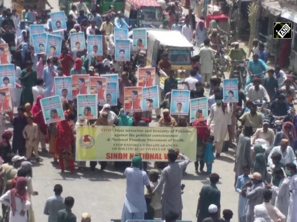 People in Sindh hold protest against state terrorism, demand release of political activists