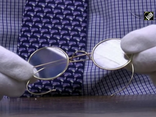 Mahatma Gandhi’s glasses sold for Rs 2.5 crore in UK auction
