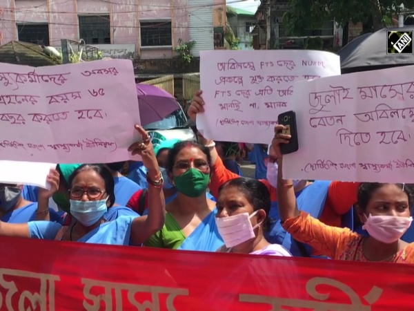 Contractual health workers protest in Siliguri over delay in salary