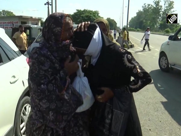 COVID lockdown: Pakistani nationals stranded in India return home via Attari-Wagah border