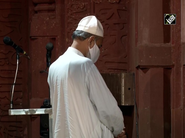 Hazrat Nizamuddin Aulia Dargah in Delhi reopens after nearly 6 months