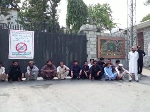 Contract workers in Gilgit Baltistan hold anti-govt demonstrations, demand regularisation of jobs