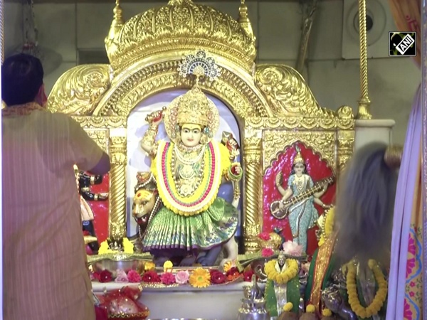 Watch: Morning ‘aarti’ performed at Jhandewalan Temple on 5th day of Navratri