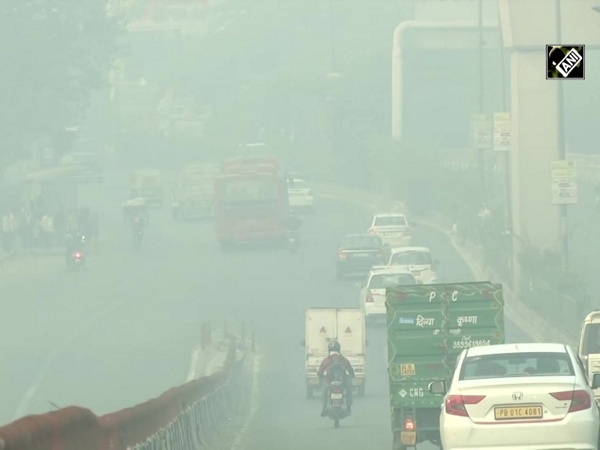 Thick layer of smog envelops national capital