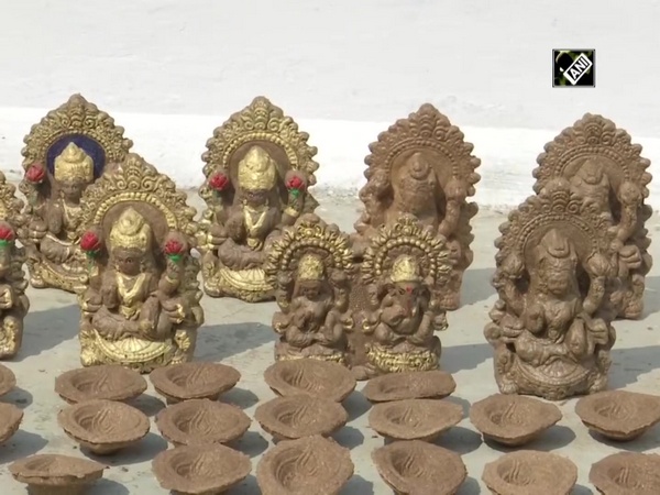 Self-help group in Bhopal crafting traditional ‘diyas’ for Diwali