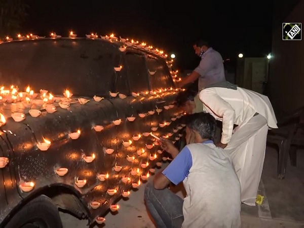 Nation celebrates ‘festival of lights’  Hyderabad / Ghaziabad (UP) / New Delhi / Jaipur