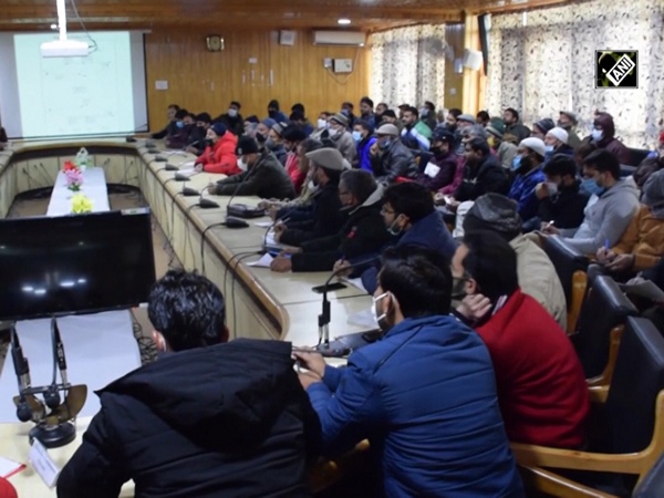 Pulwama administration trains polling staff, presiding officers for DDC elections