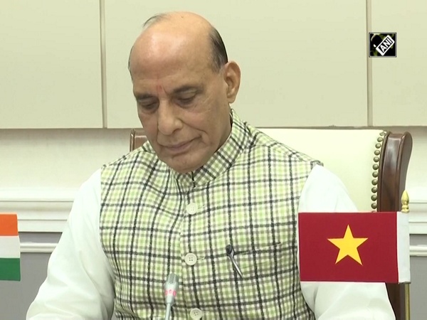 Defence Minister Rajnath Singh interacts with Vietnamese counterpart