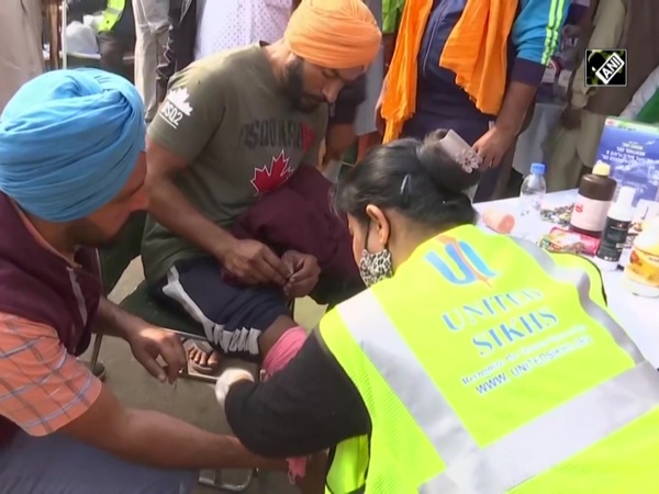 United Sikhs NGO sets up medical camp for farmers at Singhu Border