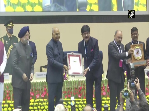 President Kovind confers Swachh Survekshan Awards 2021 to cleanest cities