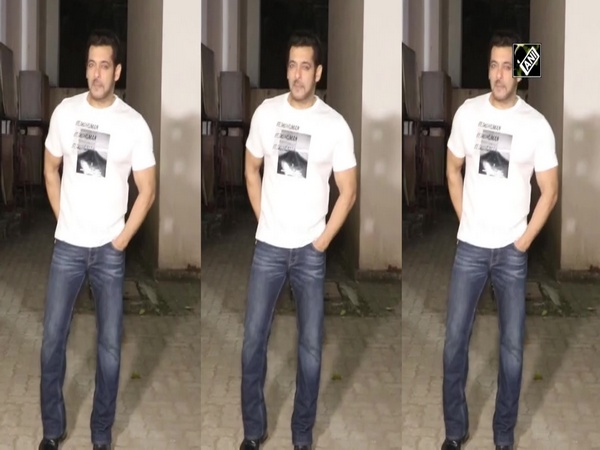 Salman Khan spotted at Mehboob Studio in Mumbai