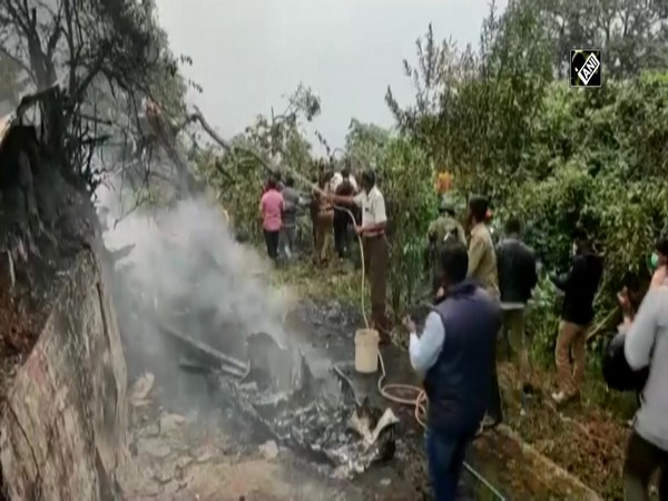 Mi-17V5 helicopter carrying CDS Rawat crashes in Tamil Nadu