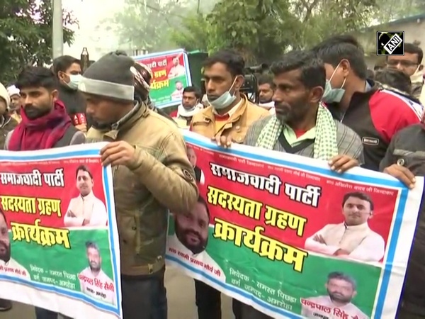 Swami Prasad Maurya to join SP today, supporters gather outside his residence