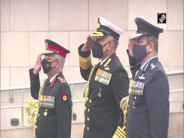 Armed Forces Chiefs pay tribute at National War Memorial in Delhi on Army Day