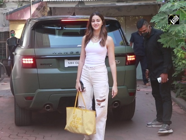Ananya Panday sets temperature soaring in all-white outfit