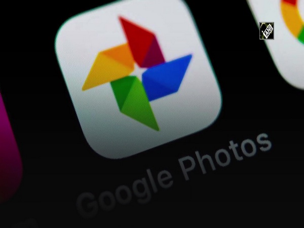 Google Photos starts testing new 'chip' shortcuts