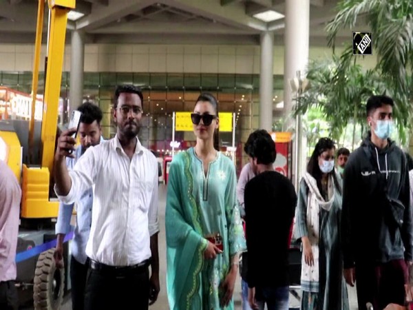 Urvashi Rautela flaunts her traditional attire at Mumbai airport