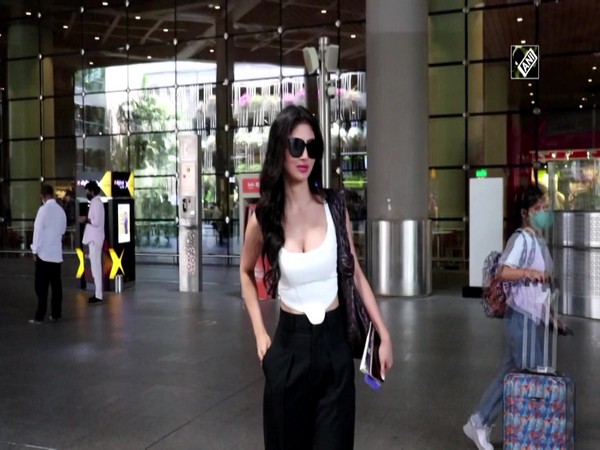 Mouni Roy turns heads with her style quotient at Mumbai airport
