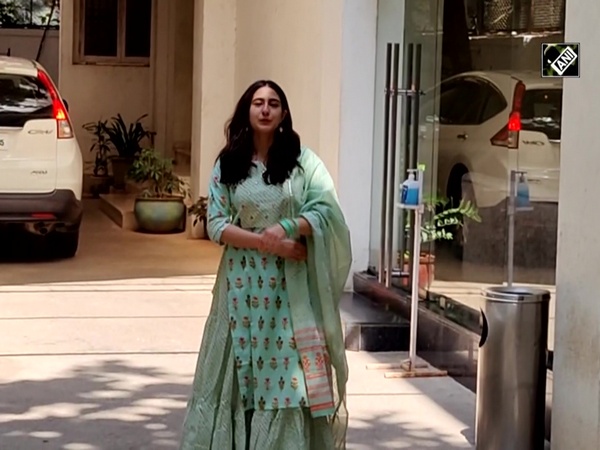 Sara Ali Khan gives major ethnic outfit goals