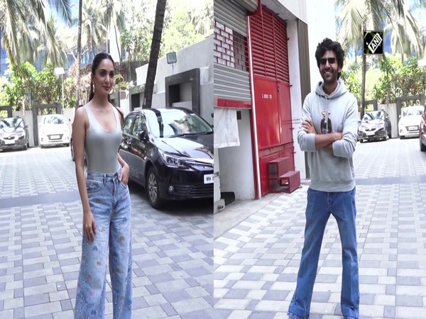 Kartik Aaryan, Kiara Advani wins fans’ heart with their twinning look