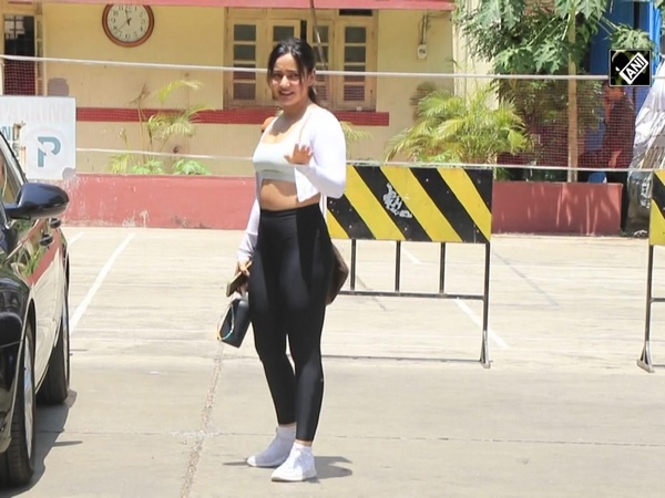 Fitness-freak Neha Sharma snapped outside gym in Bandra