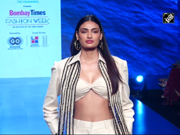 Athiya Shetty amps makes jaws drop as showstopper at Bombay Times Fashion Week